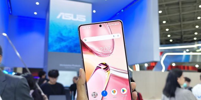 Temukan Kesan Pertama Asus Zenfone 12 Ultra di Computex 2025 Taiwan, Desain Memukau dan Kamera Menggoda, siap jadi incaran utama