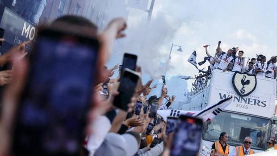 Inilah Kejutan! Tottenham Hotspur Gelar Parade? Spekulasi Juara Liga Europa segera terbukti