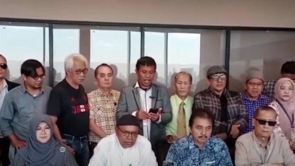 Temukan Roy Suryo dan Rekan Menolak Mentah Hasil Uji Lab Forensik Ijazah Jokowi oleh Bareskrim, Inilah Daftar Alasannya yang Mengejutkan fakta sebenarnya