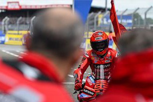 Inilah Kejutan di FP1 MotoGP Inggris 2025, Marc Marquez Dominasi, Bagnaia Terpuruk, Quartararo Bangkit dengan Penalti Awal! Siapakah Juara Sejati?