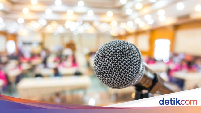 15 Contoh Pembukaan Pidato yang Menarik dan Memukau, Lengkap dengan Tipsnya agar Pidatomu Lebih Berkesan