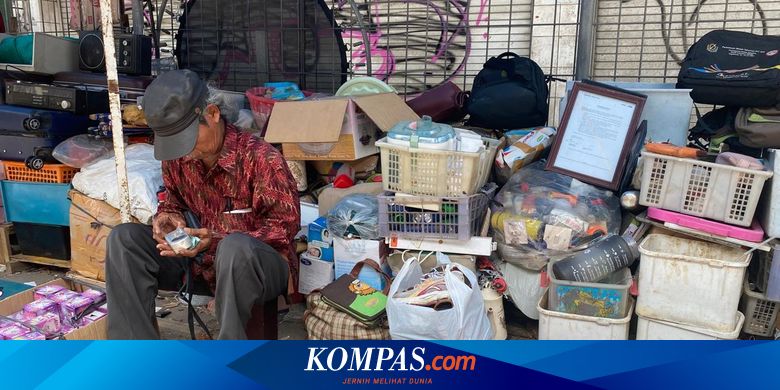 Pasar Loak Kota Lama Semarang, Surga Pemburu Barang Bekas dan Kenangan Musik Retro yang Tak Terlupakan