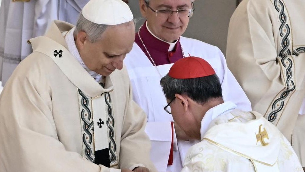 Ketahui, Kardinal Tagle dari Filipina Kenakan Cincin Nelayan Paus Leo XIV Sebuah Penghormatan Khusus