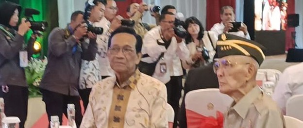 Inilah Try Sutrisno di Halal Bihalal TNI Saat Isu Wapres Gibran Dicopot, Ada Apa Gerangan?