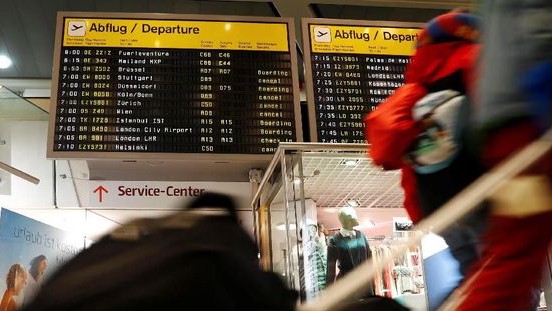 Inilah Tragis! Harga Sewa Tinggi, Ratusan Warga Terpaksa Jadi Gembel Tidur di Bandara cari tempat perlindungan terakhir