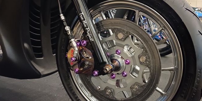 Temukan Alasan Mengapa Cakram Rem Motor Serat Karbon Tidak Ideal Dipakai Harian untuk Keamanan Berkendara lebih baik