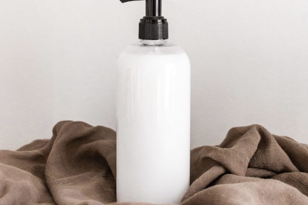 4 Rekomendasi Body Lotion SPF 50, Mencegah Kulit Belang Saat Beraktivitas di Luar Ruangan
