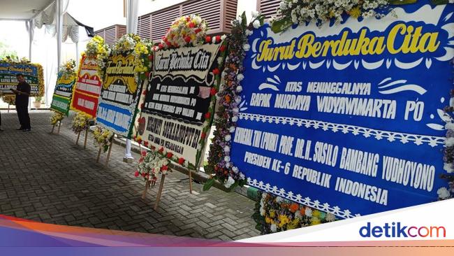 Megawati,SBY Kirim Bunga Dukacita untuk Mendiang Pemilik Pondok Indah Mall, Tanda Hormat Penuh Haru