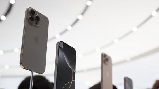 Inilah Ramalan Bos Apple, HP Punah 10 Tahun Lagi, Apa Pengganti iPhone? Simak prediksi lengkapnya sekarang