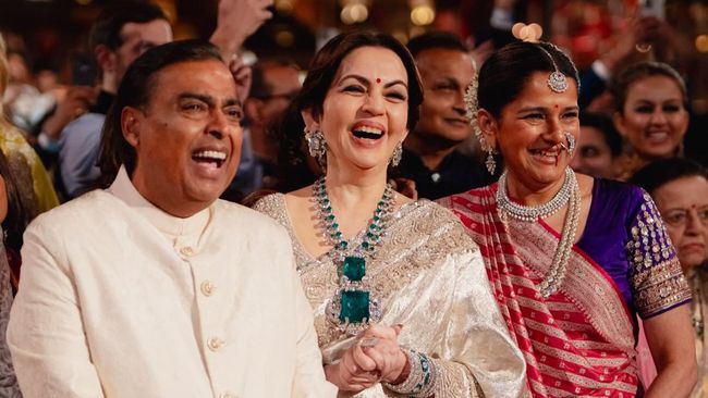 Warga India Ramai,Ramai Temui Peramal Agar Bisa Kaya Raya Demi Impian Mewah